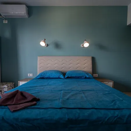 Apartment Alezzi 1 *