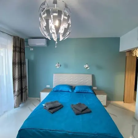 Apartment Alezzi 1 *